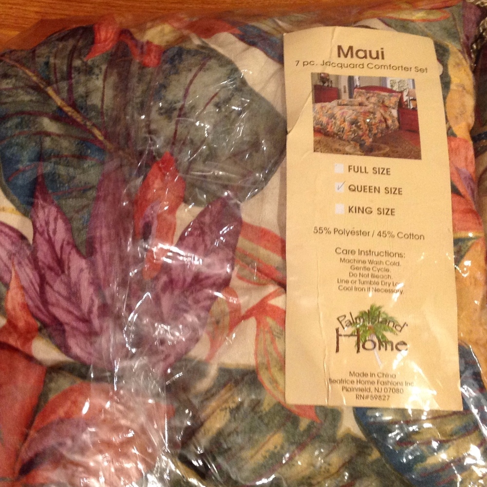 Queen size Comforter with Neck Roll